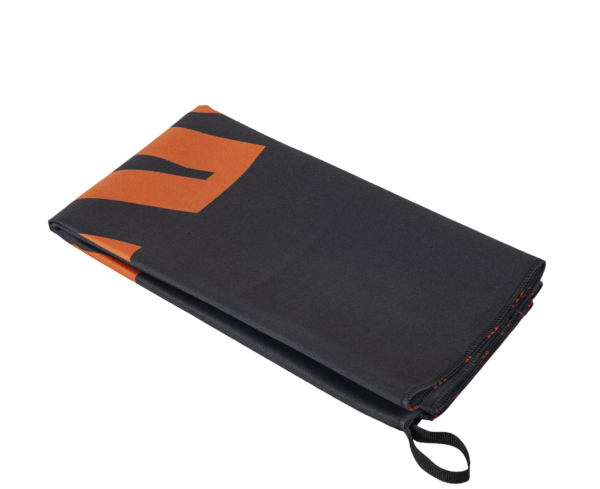 294597_0897100063_XIROS_Towel_black_orange_02.png